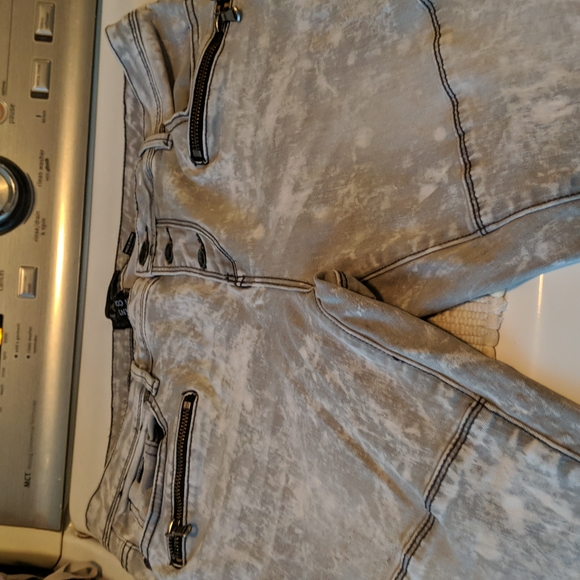 Pants - Picture 2 of 8